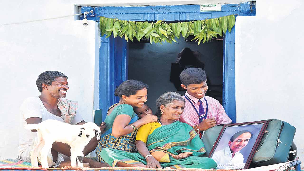 ప్రగతి కాంతులు