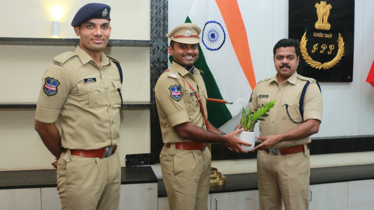 ఏడీసీపీ (అడ్మిన్‌)గా శబరీశ్‌ బాధ్యతల స్వీకరణ