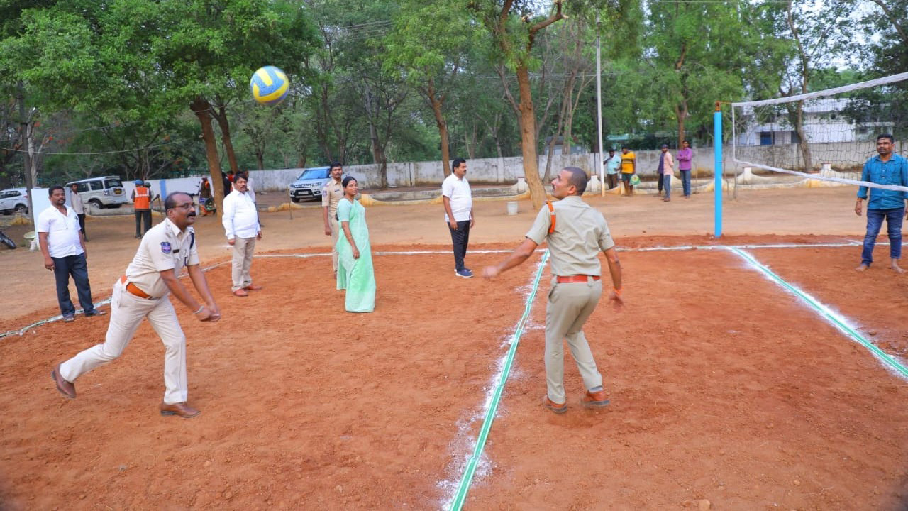 ప్రభుత్వ కార్యాలయాల్లో క్రీడా ప్రాంగణాలు
