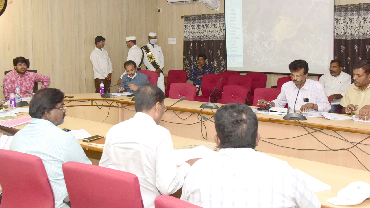 గడువులోగా అనుమతులివ్వాలి