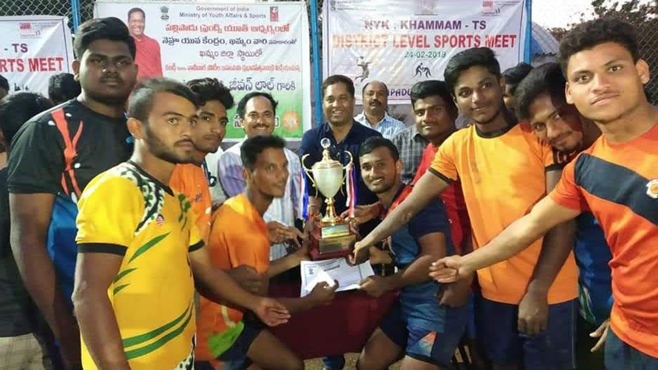 సమాజహితం.. వీరి అభిమతం..