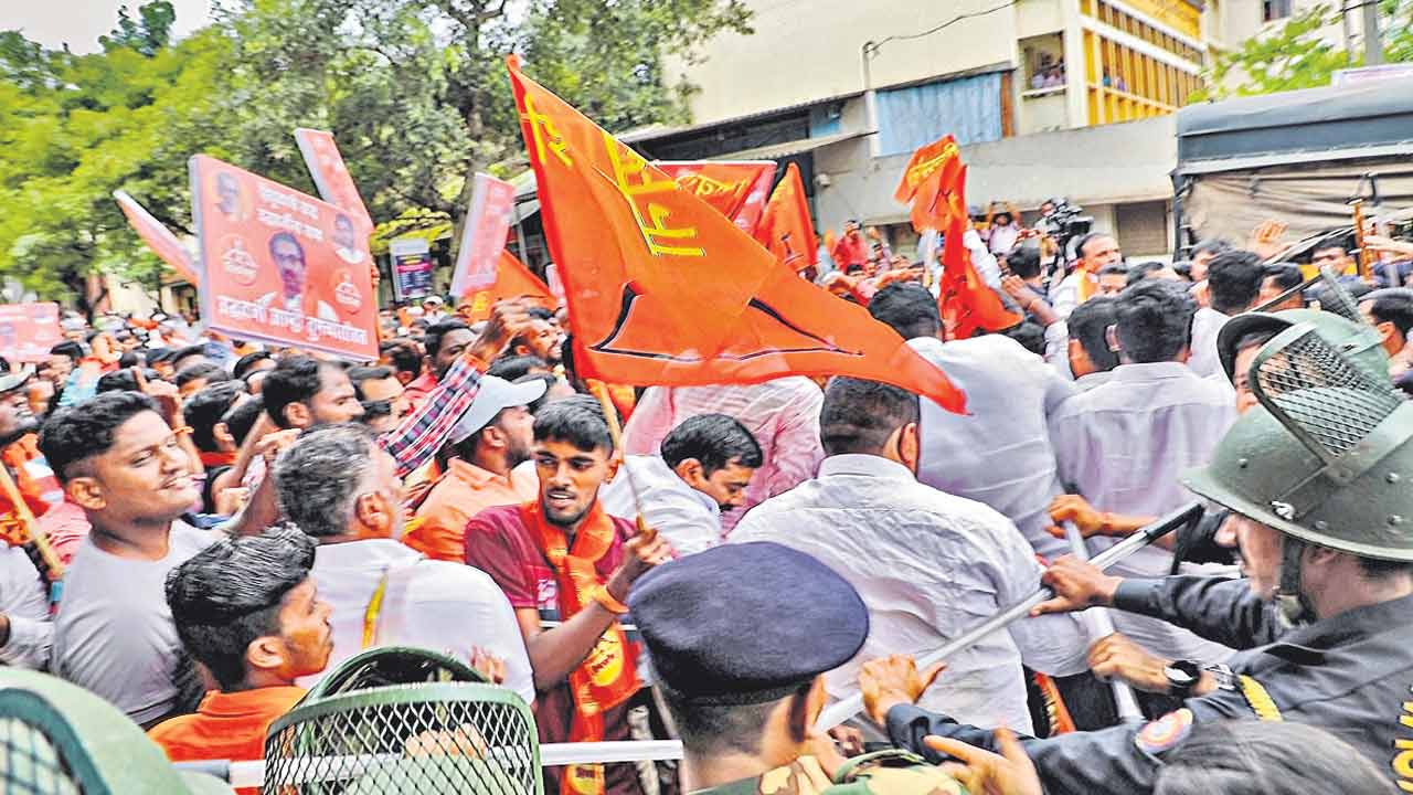 రెబల్స్‌కు ఊరట