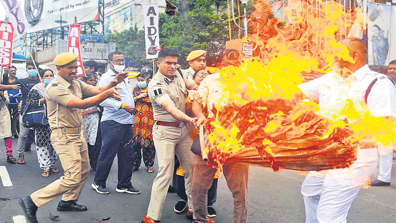 ఆరని మంటలు.. ‘అగ్నిపథ్‌’ స్కీమ్‌ రద్దుకు అభ్యర్థుల డిమాండ్