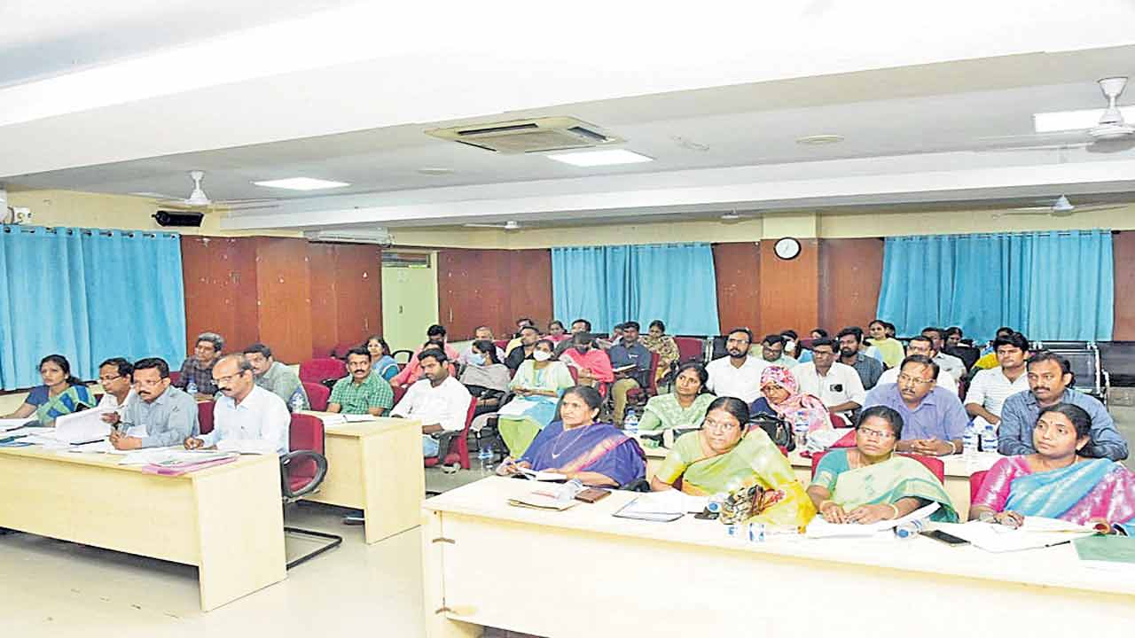 రైతులకు సహకరించాలి