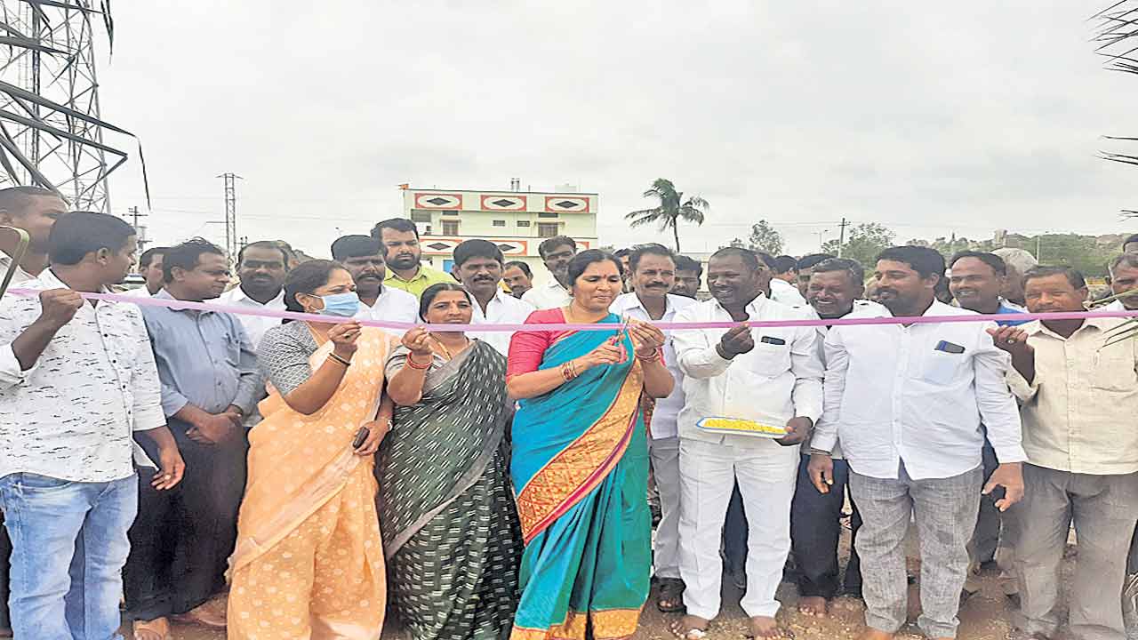 పల్లె పల్లెనా క్రీడా ప్రాంగణం