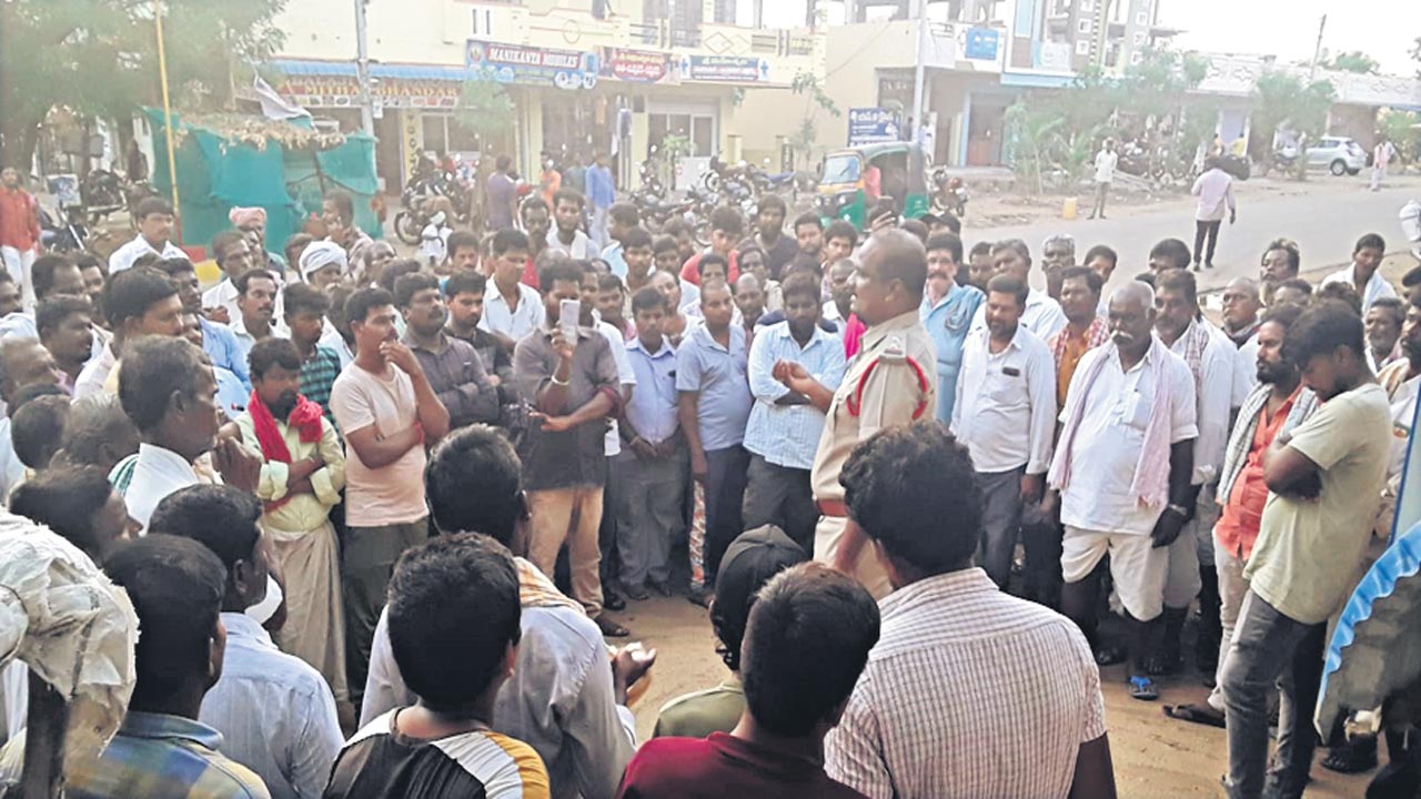 సైబర్‌ నేరాలపై అప్రమత్తంగా ఉండాలి