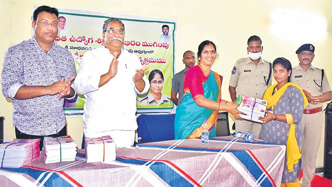 మీ అందరినీ పోలీస్‌ డ్రెస్సుల్లో చూడాలి