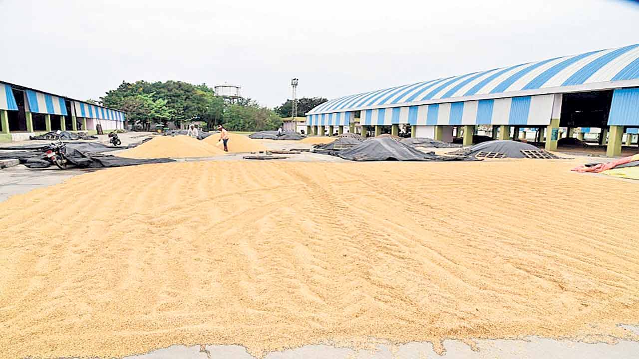 ముమ్మరంగా యాసంగి ధాన్యం కొనుగోళ్లు