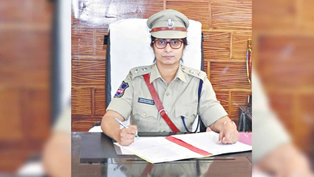 అప్రమత్తంగా ఉండాలి