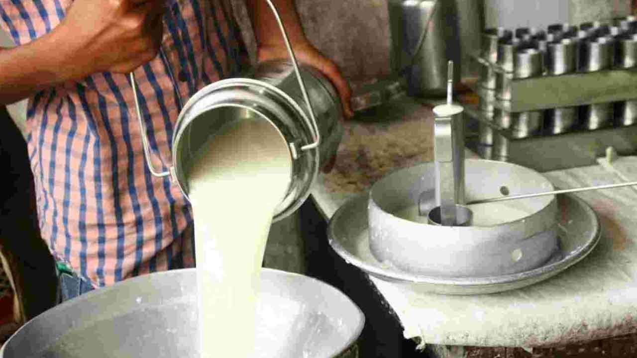 Milk To be Costlier | మున్ముందు పాల ధ‌ర‌లూ షాక్ కొడ‌తాయా?!