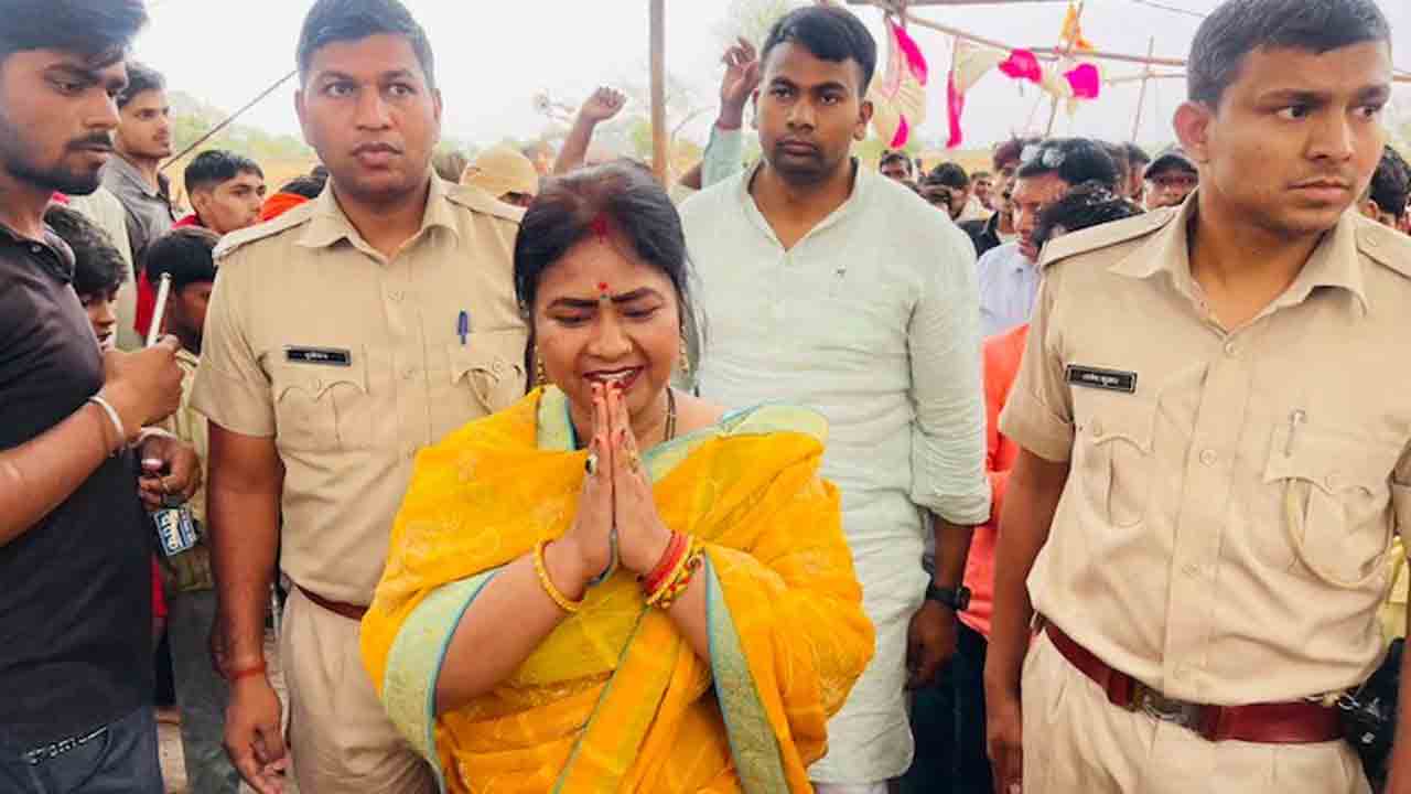 కాంగ్రెస్‌కు ఓటేసిన బీజేపీ ఎమ్మెల్యే.. పార్టీ నుంచి బహిష్కరణ