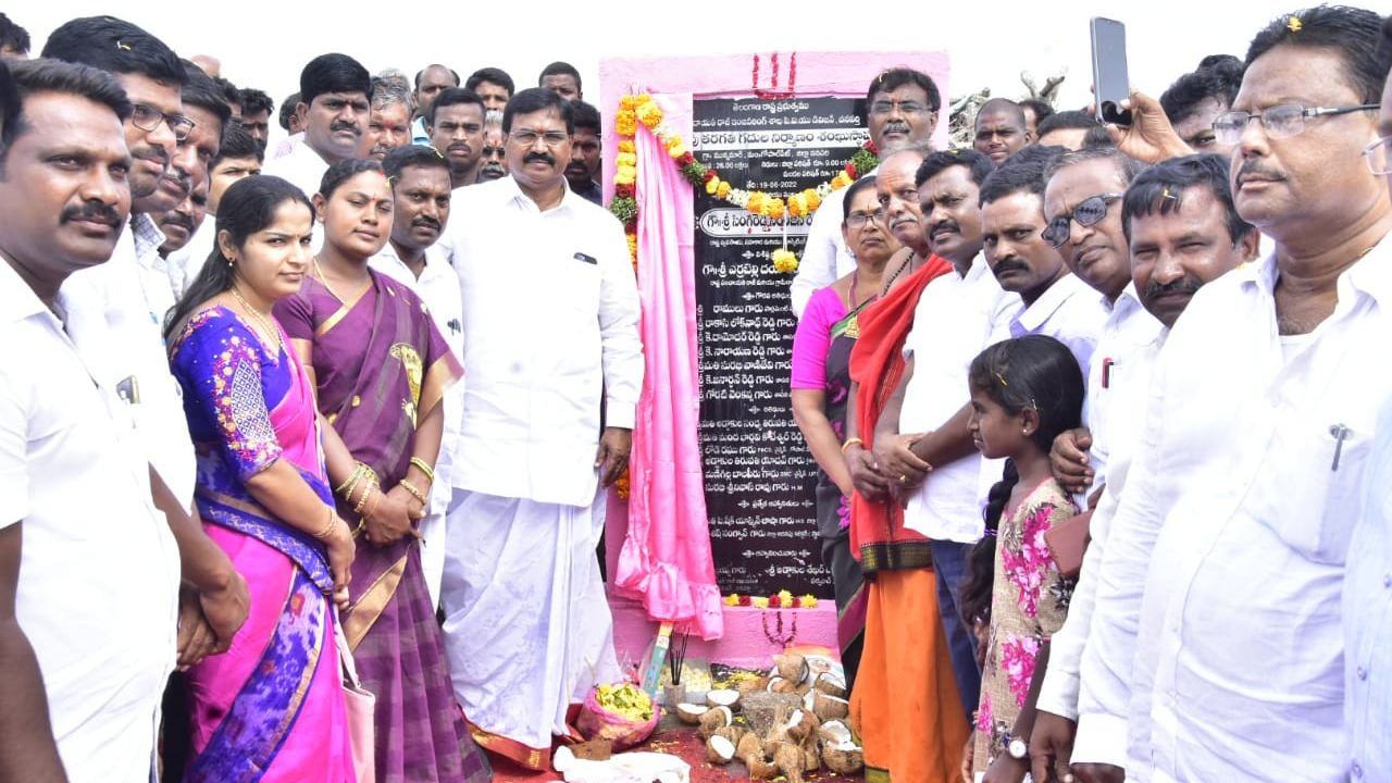 లాభదాయక సాగుపై దృష్టి పెట్టాలి