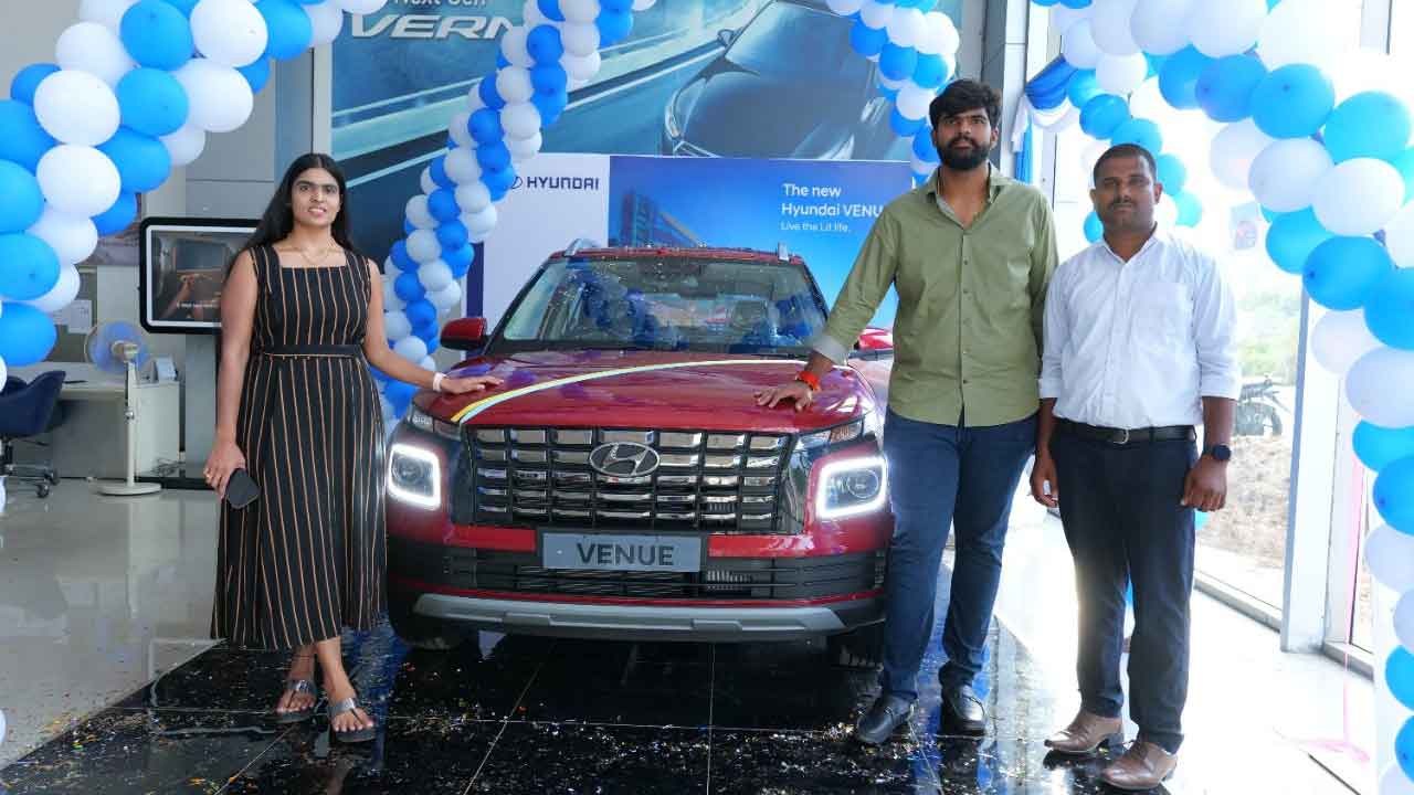 వెన్యూ కారు ఆవిష్కరణ