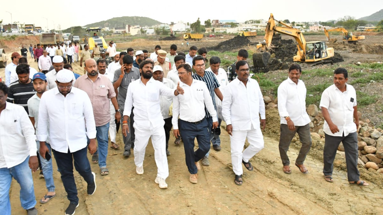 అన్ని గ్రామాల్లో క్రీడా ప్రాంగణాలు