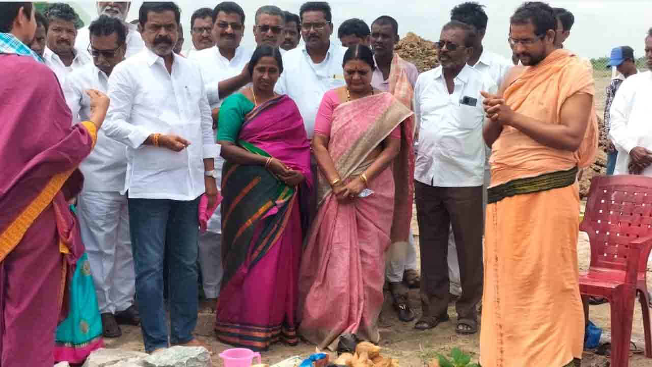 గోదాముల నిర్మాణాలకు నిధులు మంజూరు