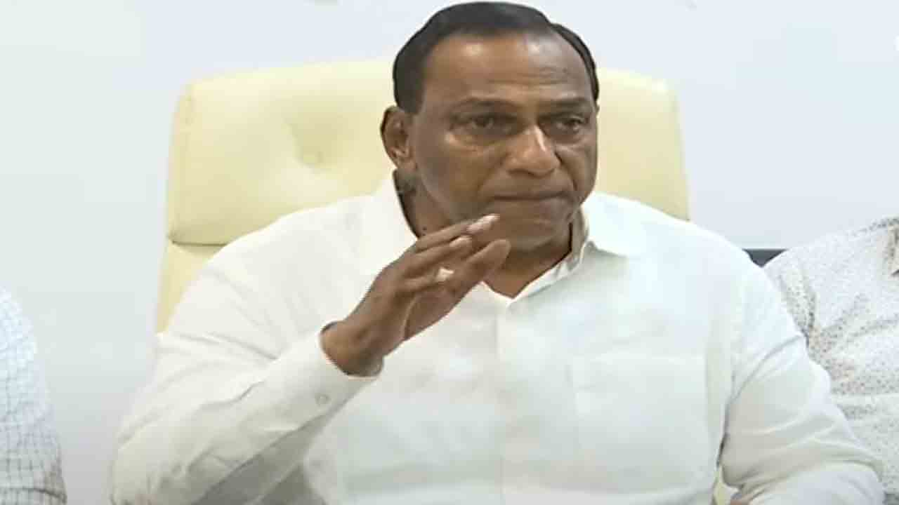 కాంగ్రెస్‌కు దమ్ముంటే మోదీ ఇంటి ఎదుట ధర్నా చేయాలి : మంత్రి మల్లారెడ్డి