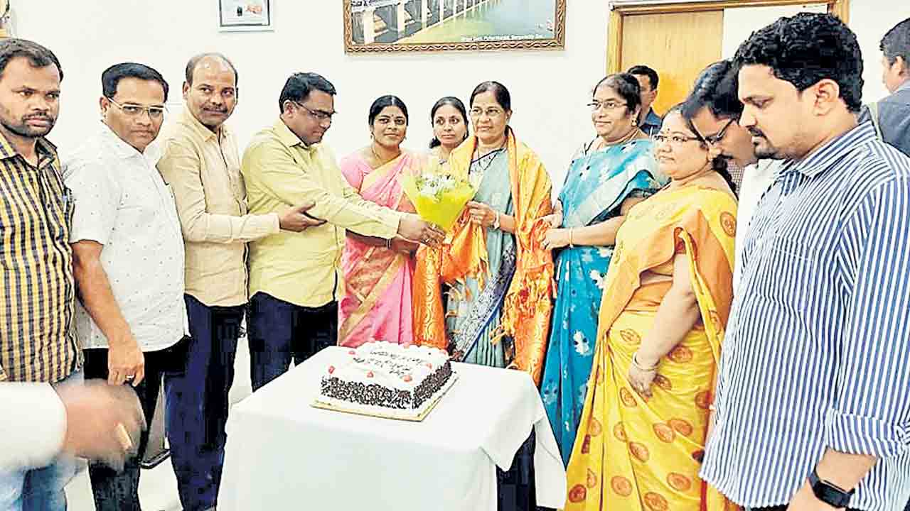 ఘనంగా జడ్పీ చైర్‌పర్సన్‌ పుట్టిన రోజు వేడుకలు