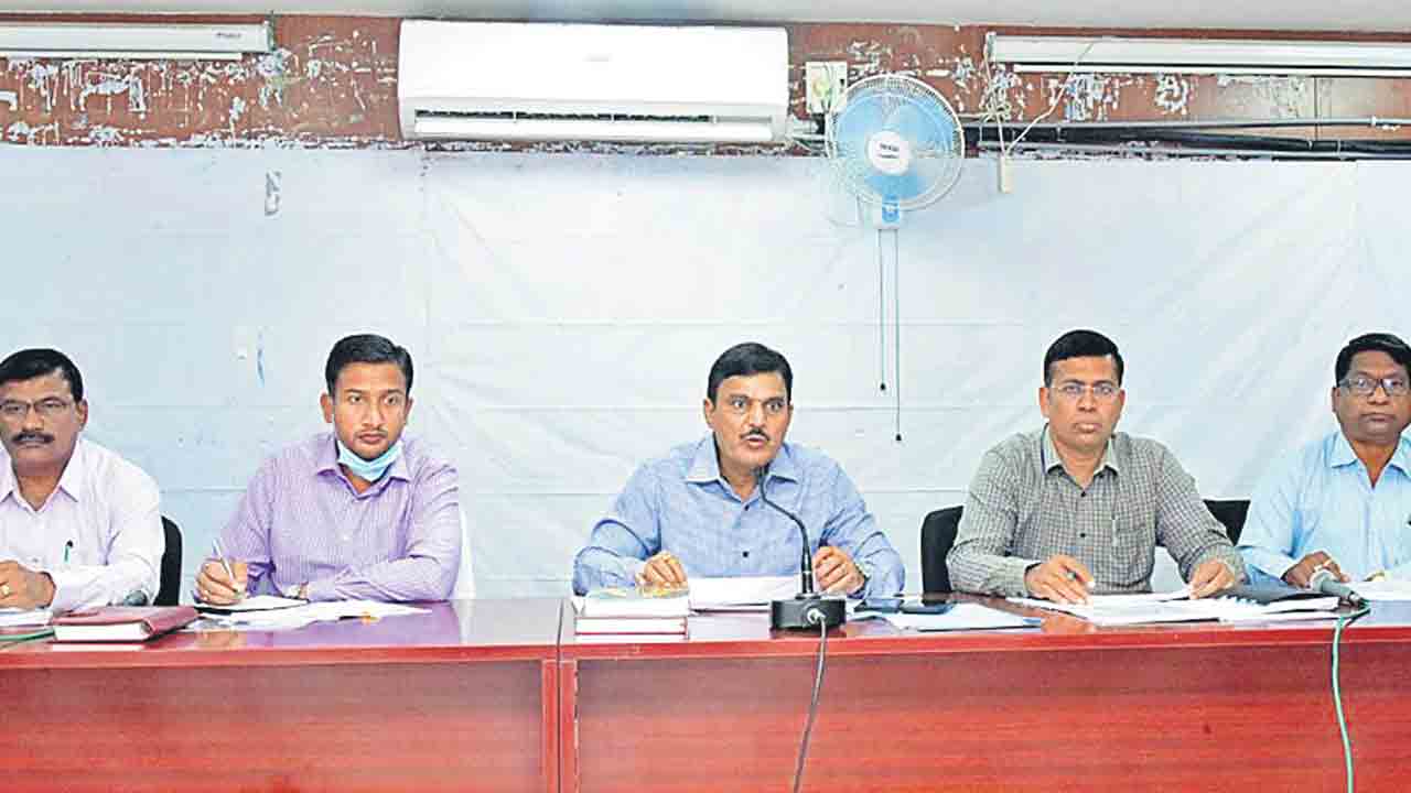 జూలై 20లోగా క్రీడాప్రాంగణాలు పూర్తి చేయాలి