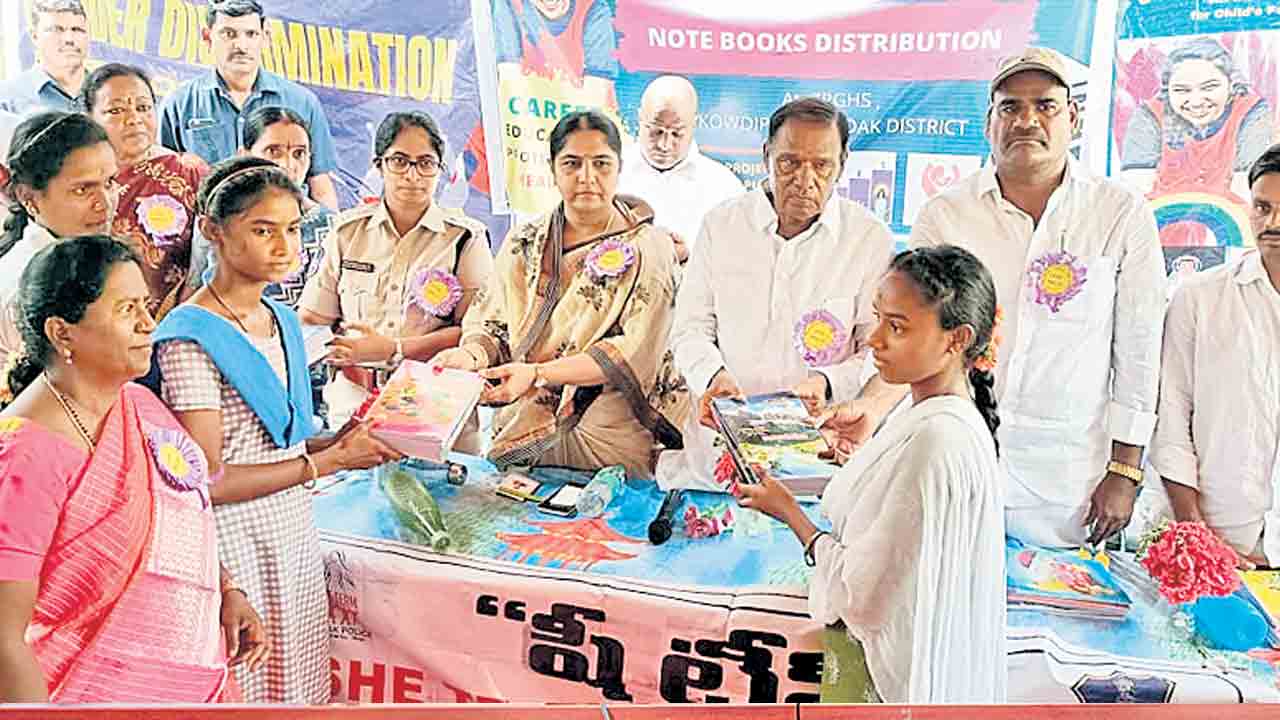 ఆడపిల్లకు చదువుతోనే గౌరవం