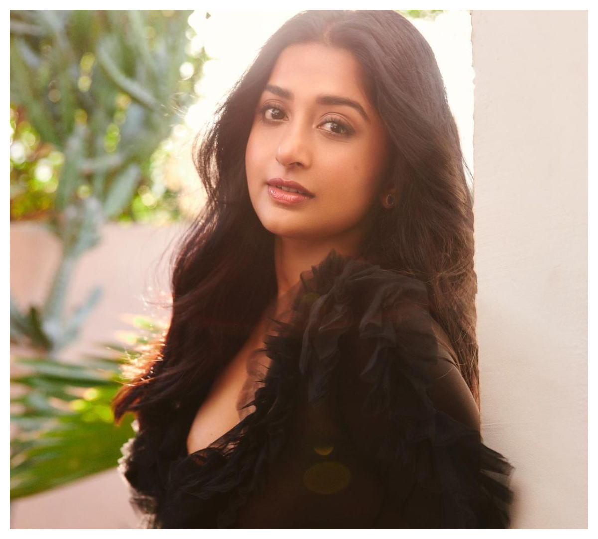 Meera Jasmine | మ‌త్తెక్కించే చూపుల‌తో పిచ్చెక్కిస్తున్న‌ మీరా జాస్మిన్..