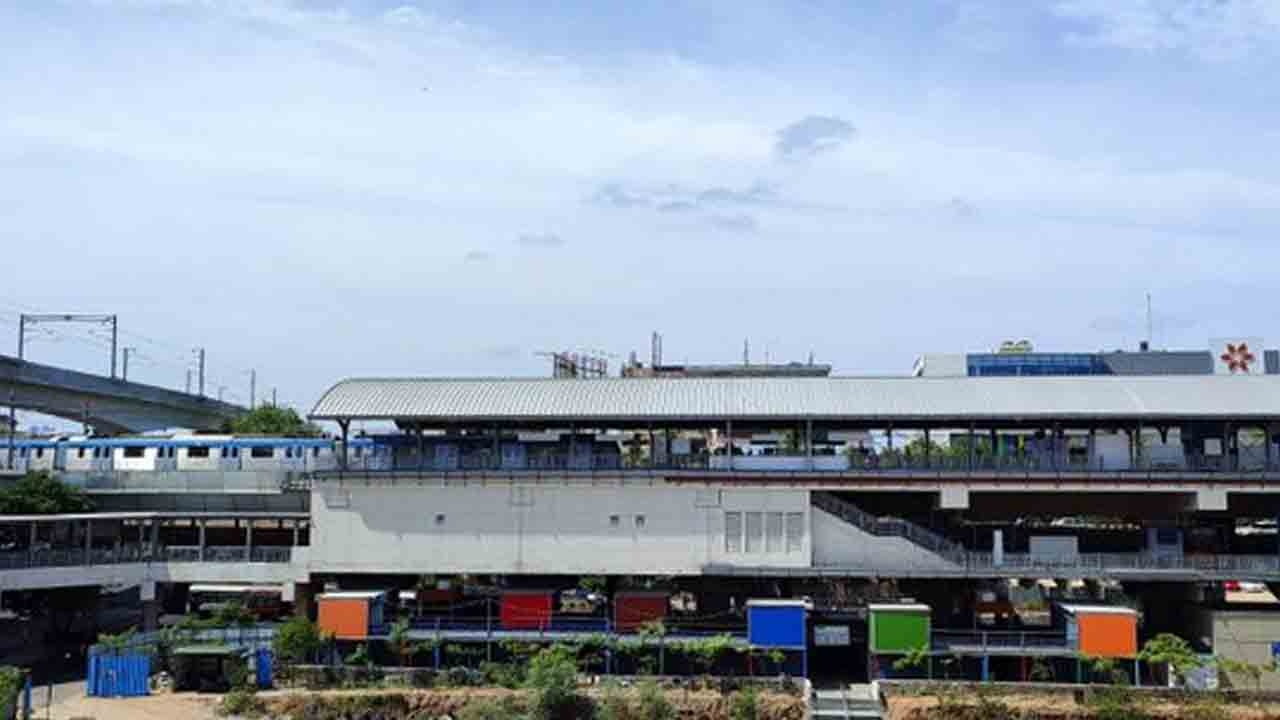 హైద‌రాబాద్‌లో మెట్రో రైళ్ల పున‌రుద్ధ‌ర‌ణ‌