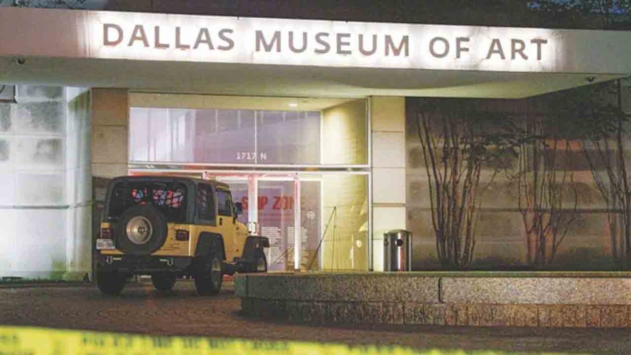 లవర్‌తో గొడవ పడి.. అర్ధరాత్రి మ్యూజియంలో దూరిన యువకుడు.. ఆ తర్వాత ఏం చేశాడో తెలిస్తే..