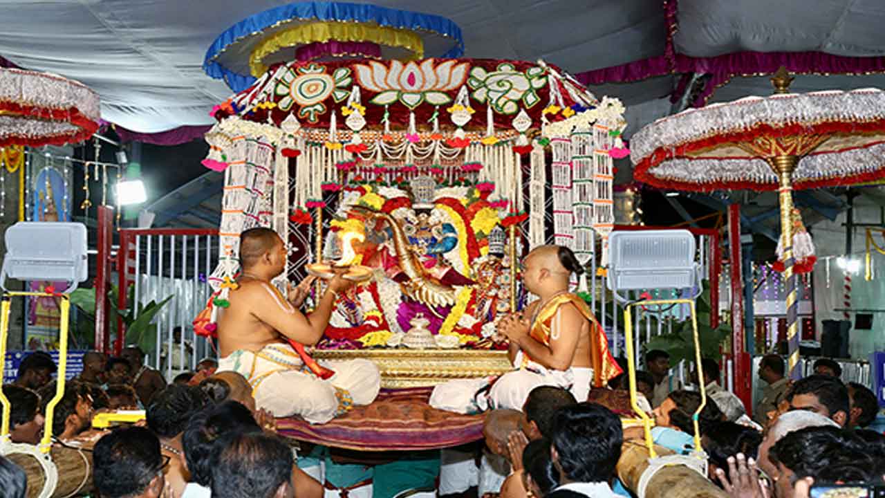 బకాసుర వధ అలంకారంలో ప్రస‌న్న వేంక‌టేశ్వరుడు