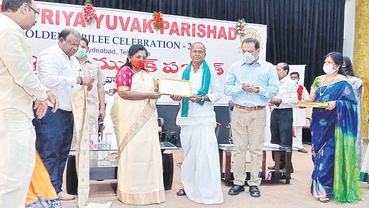 ప్రకృతి వ్యవసాయదారుడికి పురస్కారం