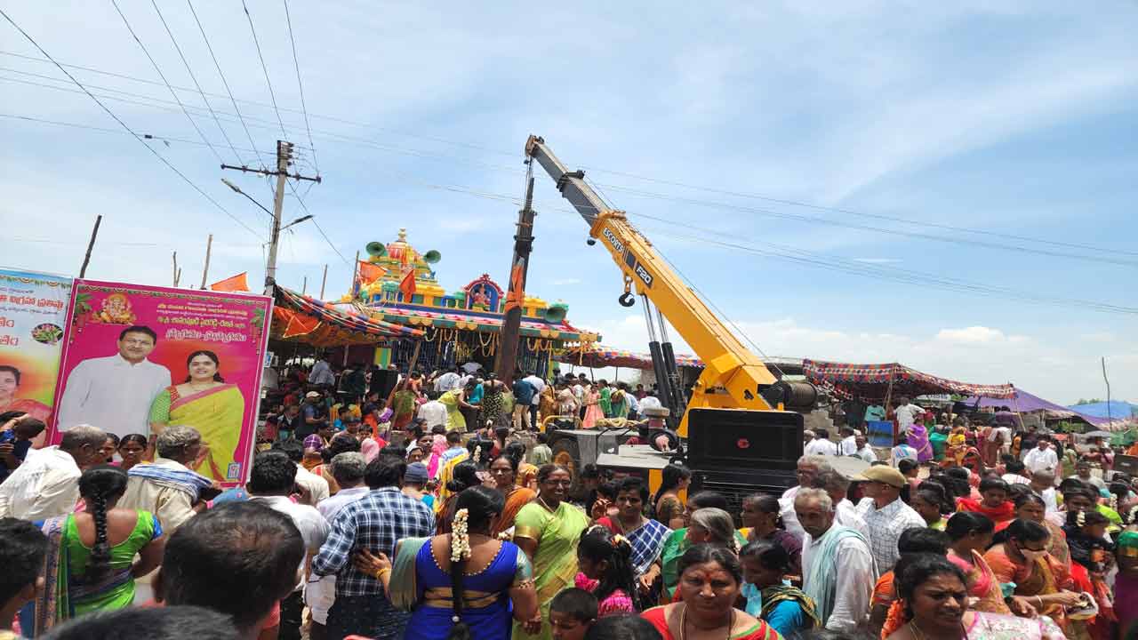 పల్లెల్లో ఆధ్యాత్మిక సందడి