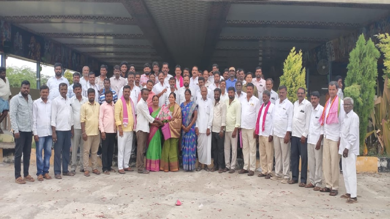 సంక్షేమ పథకాలపై ప్రజలతో చర్చించాలి