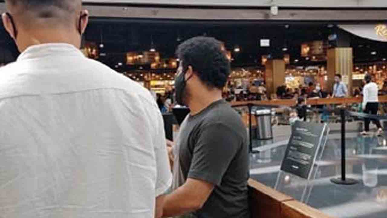 NTR | మాల్‌లో ఛిల్ అవుతున్న ఎన్టీఆర్‌..ఇంత‌కీ ఎక్క‌డో తెలుసా..?