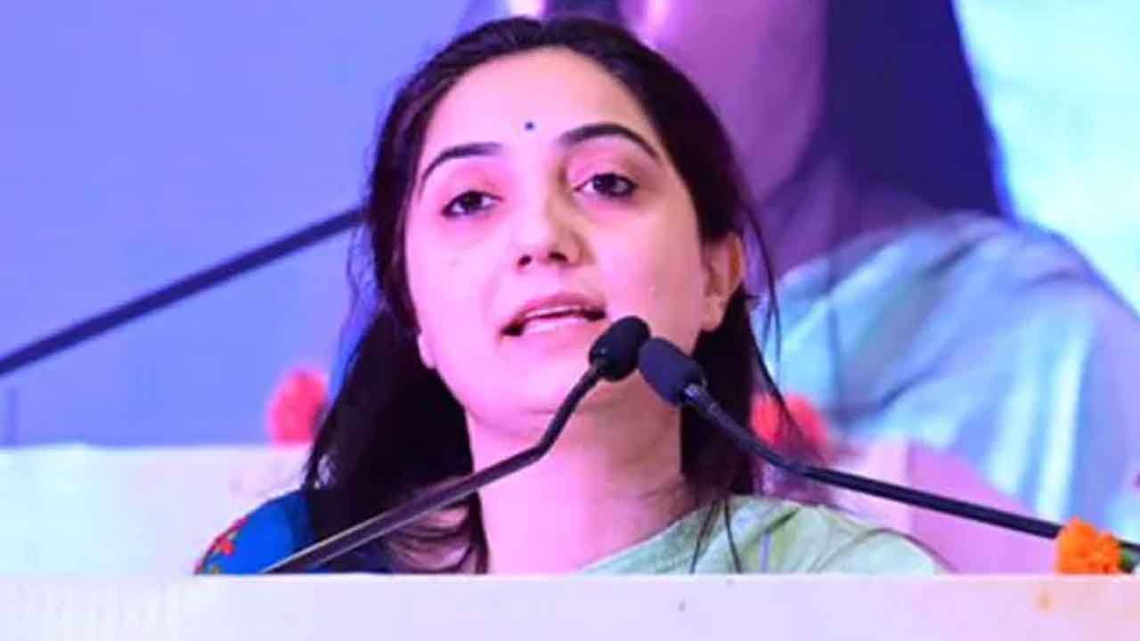 నుపుర్ శ‌ర్మ‌, టీవీ జ‌ర్న‌లిస్టుపై కేసు