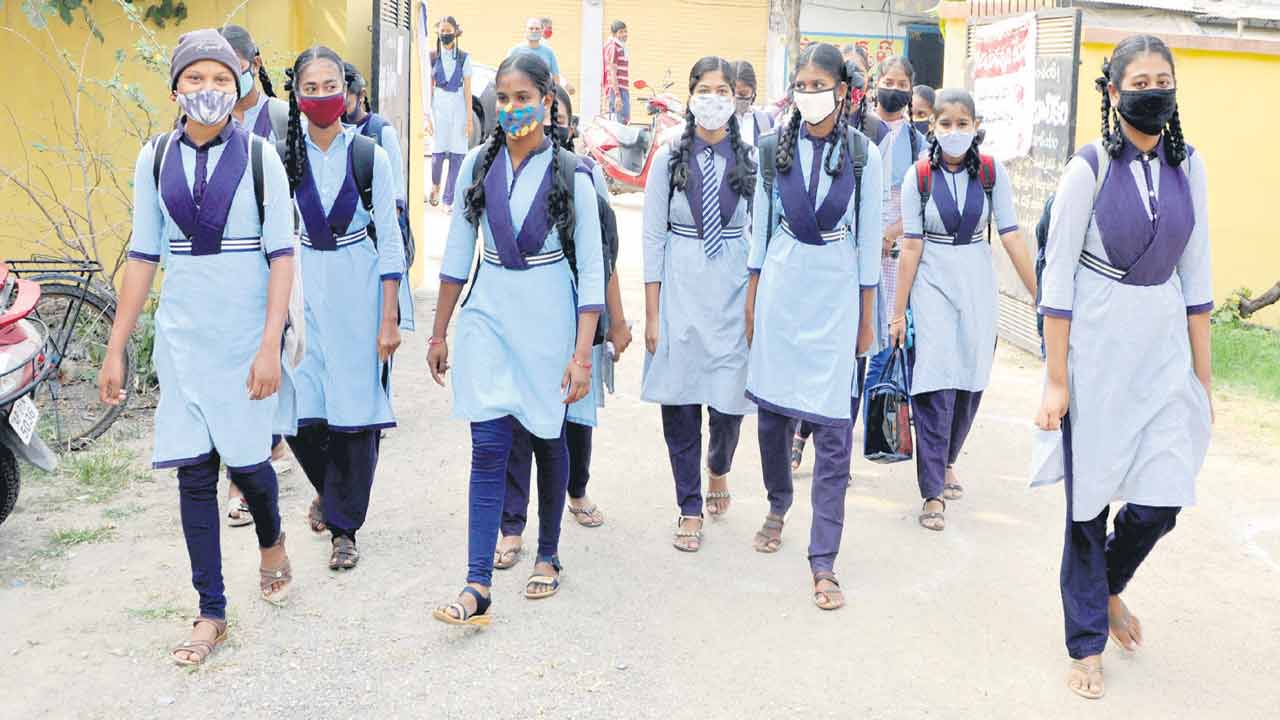 మోగనున్న బడి గంట