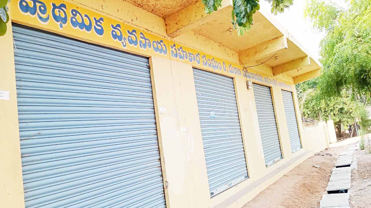 అక్రమార్కులఆస్తుల వేలం!