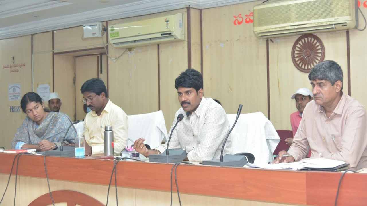 పల్లెప్రగతి స్ఫూర్తితో ముందుకు సాగాలి..