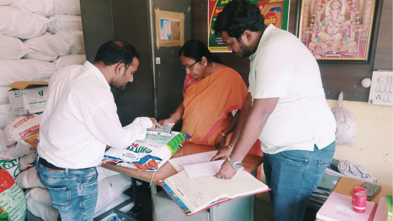 నకిలీ విత్తనాలు అమ్మితే చర్యలు