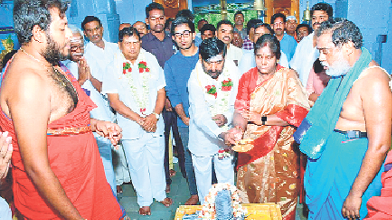 టీఆర్‌ఎస్‌ పాలనలో ప్రాచీన ఆలయాలకు పునర్వైభవం