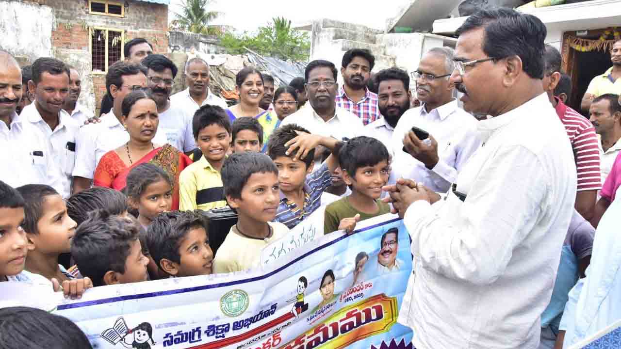 మన ఊరు- మన బడితో మారనున్న సర్కారు బడుల రూపురేఖలు: మంత్రి నిరంజన్ రెడ్డి