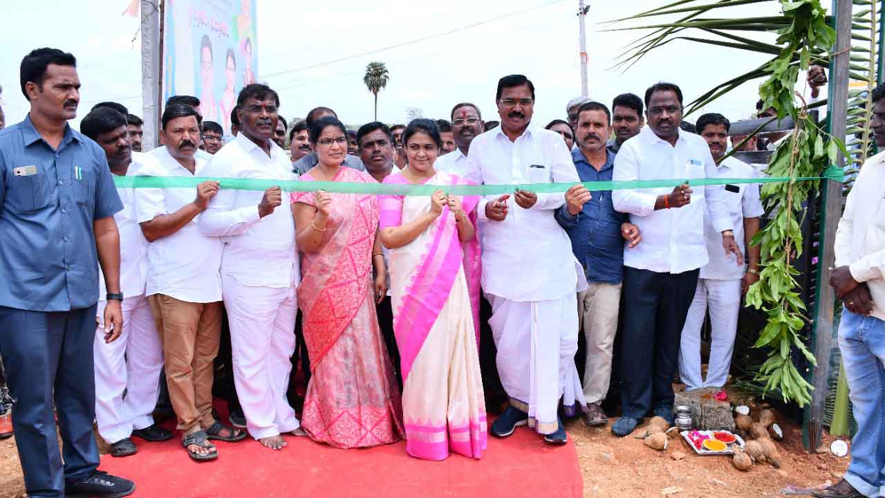 ఊరూరా క్రీడా ప్రాంగణాలు