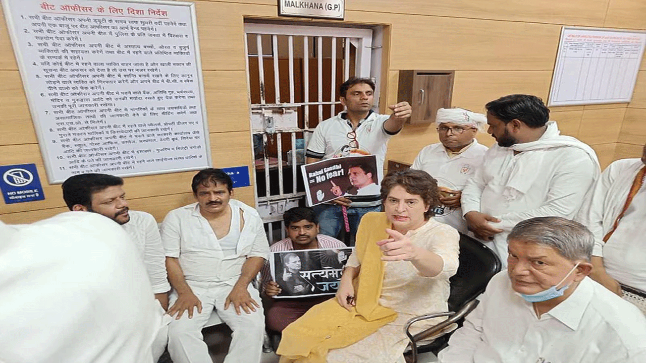 ఈడీ ఎదుట రాహుల్ గాంధీ : అరెస్ట‌యిన కాంగ్రెస్ నేత‌లకు ప్రియాంక గాంధీ ప‌రామ‌ర్శ‌!