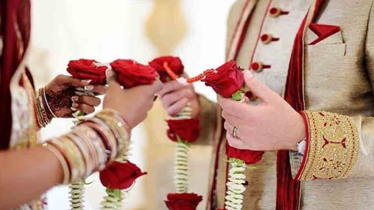 పాకిస్తాన్ యువ‌తిని మ‌నువాడిన‌ యూపీ యువ‌కుడు