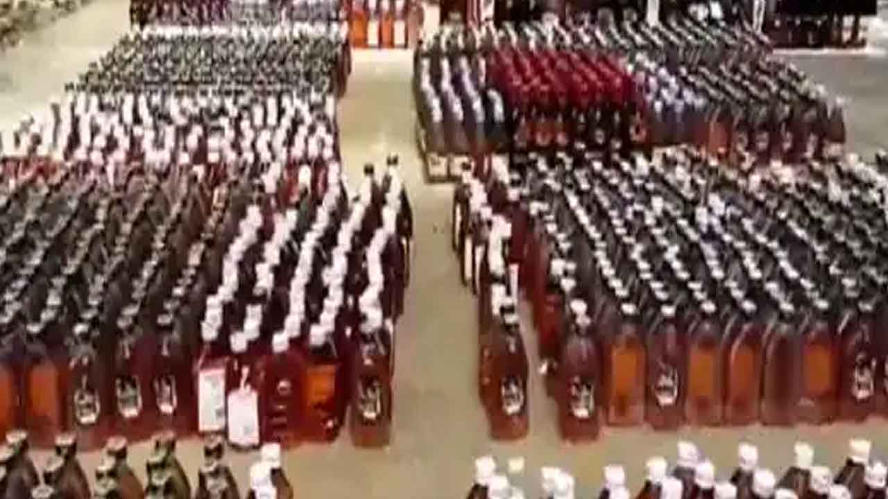 ఏపీ రాయచోటిలో పెద్ద ఎత్తున మద్యం ధ్వంసం