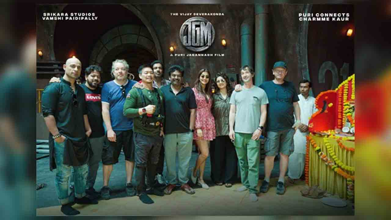 Pooja Hegde | పూజమ్మ చాలా బిజీ..రెండు షిఫ్టులు..24 గంట‌లు షూటింగ్‌