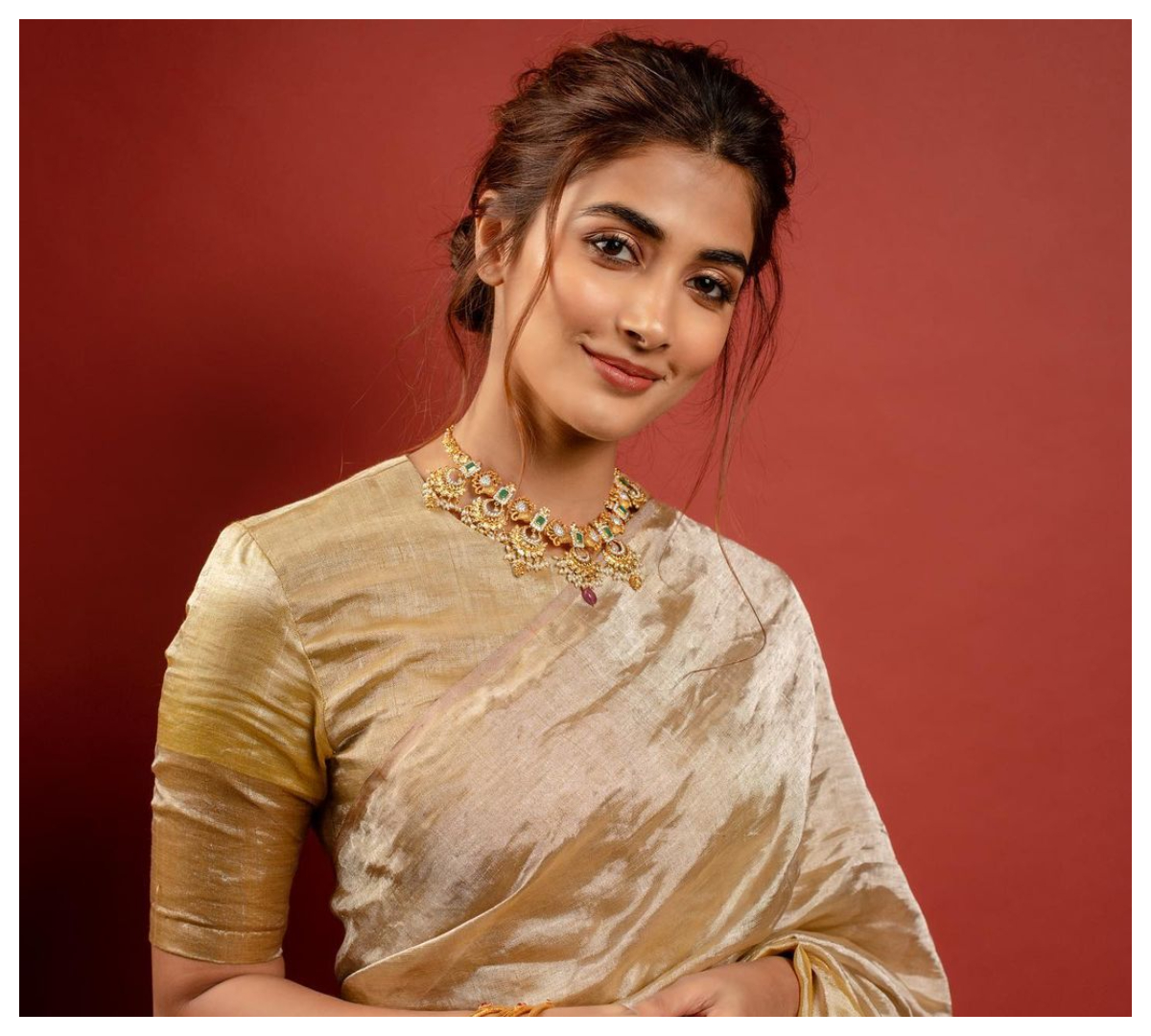 Pooja Hegde | చిరున‌వ్వుతో కుర్ర‌కారు మ‌తులు పోగొడుతున్న‌ పూజా హెగ్డే..