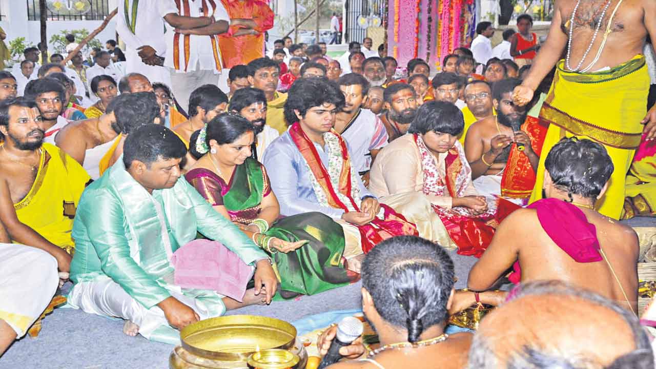 సీహెచ్‌కొండూర్‌కు ఆధ్యాత్మిక శోభ