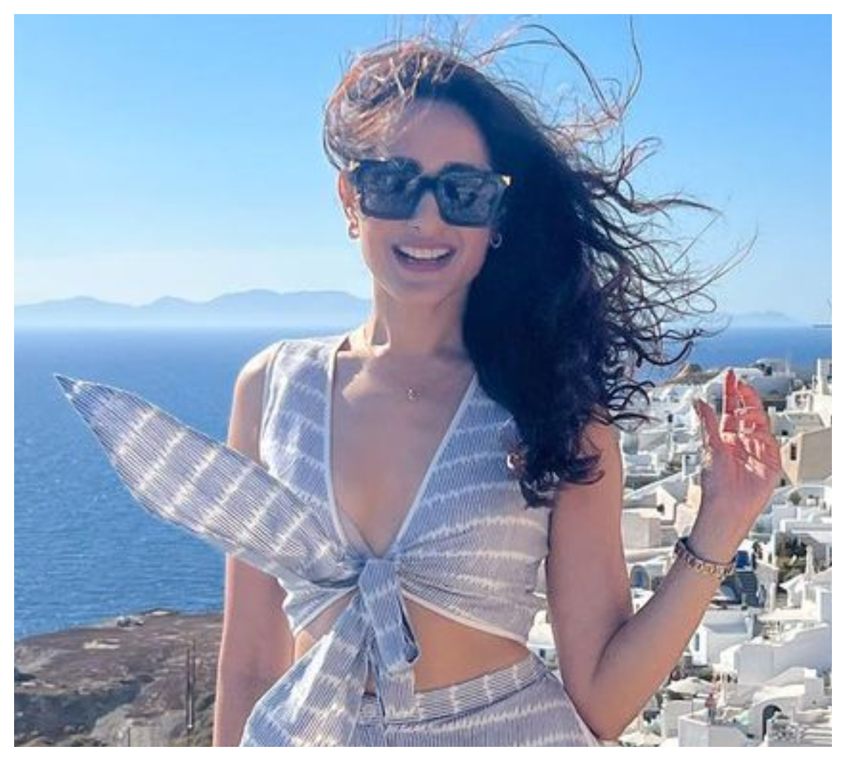 Pragya Jaiswal | పొట్టి నిక్క‌ర్‌లో క‌వ్విస్తున్న ప్రగ్యా జైస్వాల్..