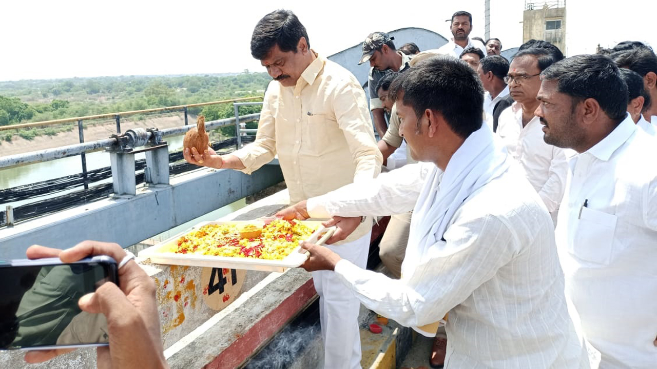 వైష్ణవాలయాల్లా తెలంగాణ ప్రాజెక్టులు