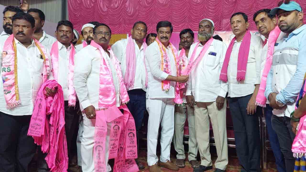 కేసీఆర్ లేకుంటే తెలంగాణను యూపీ, బీహార్‌లా మారుస్తరు : మంత్రి ప్ర‌శాంత్ రెడ్డి