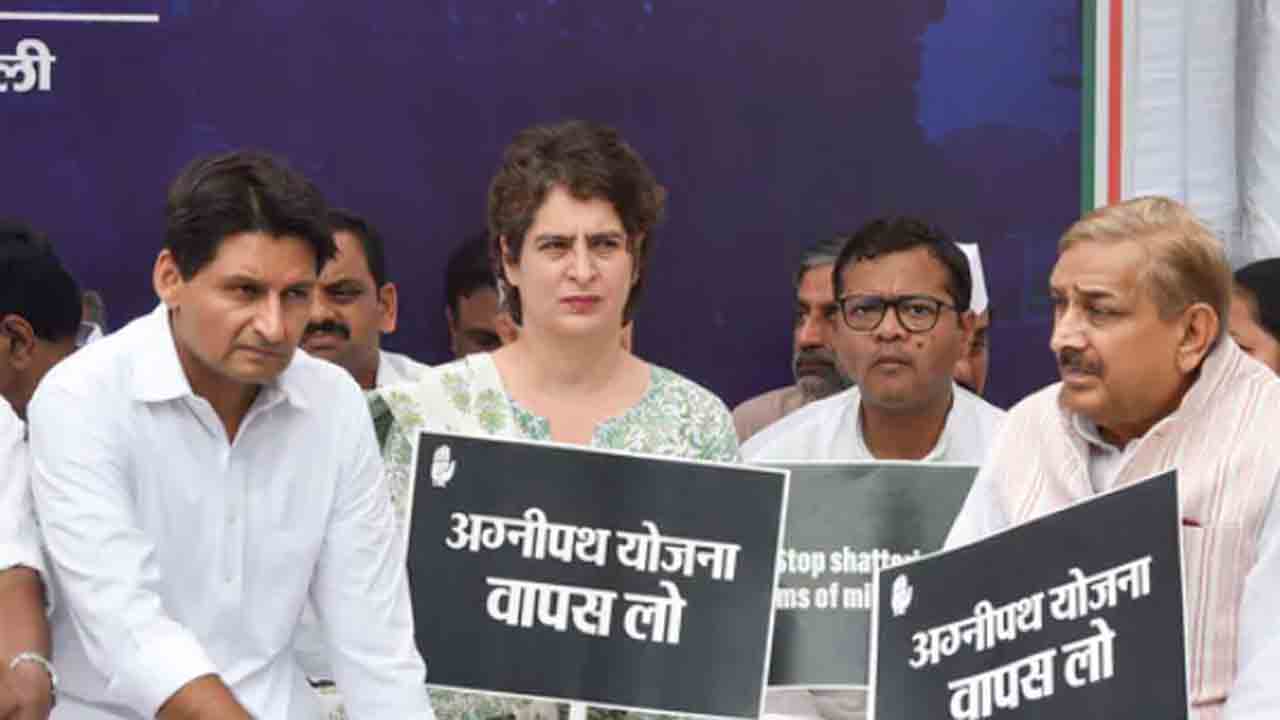 దేశ యువత, సైన్యానికి… ‘అగ్నిపథ్‌’ విధ్వంసకరం: ప్రియాంక గాంధీ