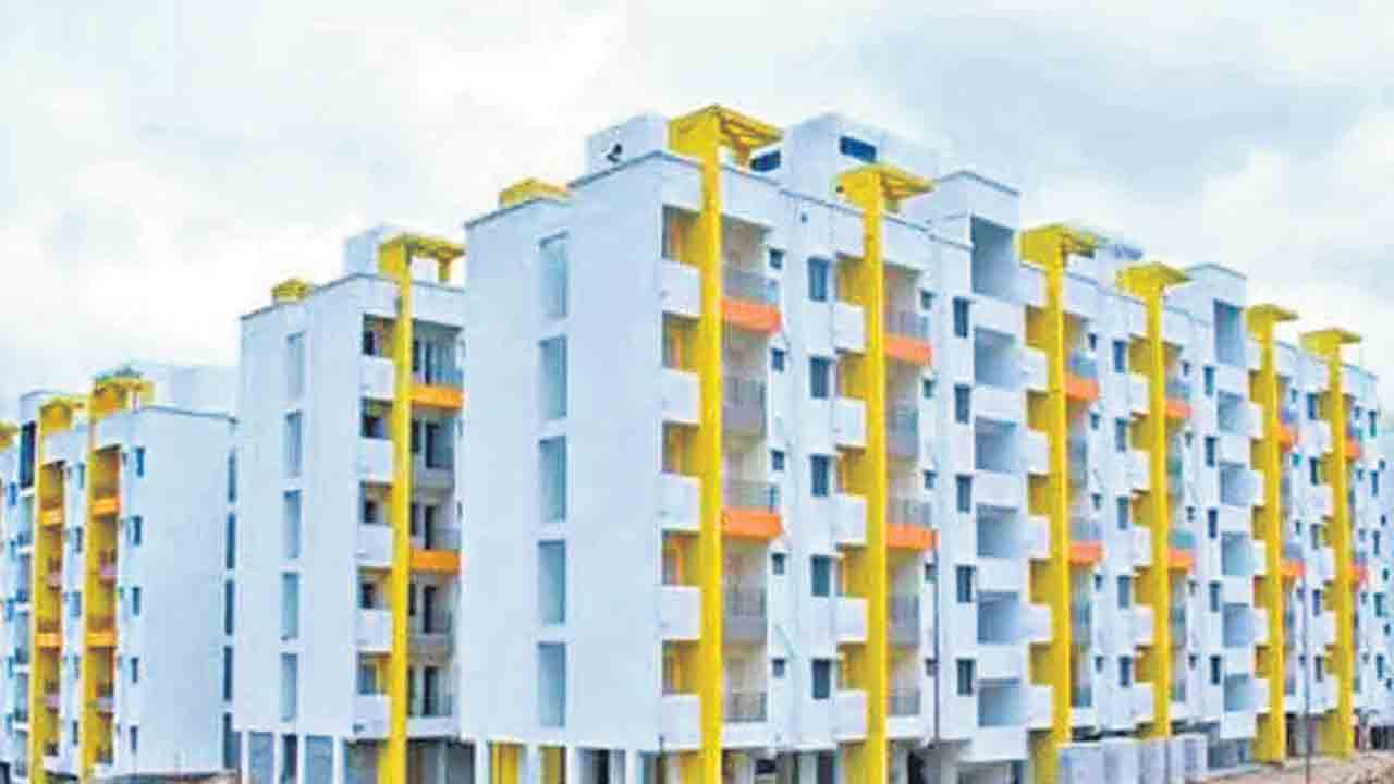 త్రీ-బీహెచ్‌కే ఫ్లాట్‌లే కావాలి